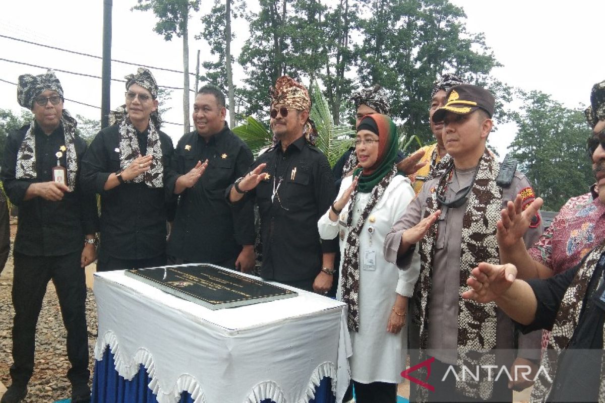 Mentan luncurkan Pusat Nursery Kelapa Genjah di Batang