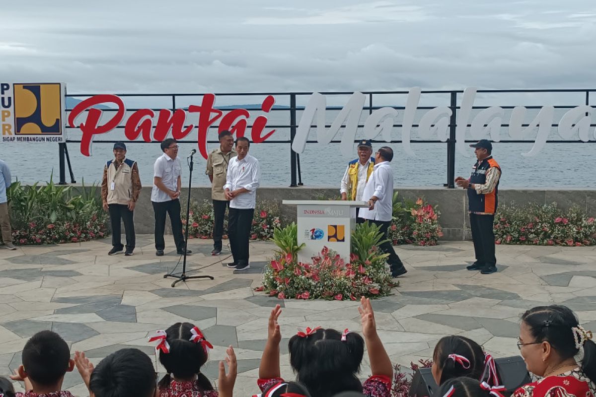 Presiden Jokowi ajak masyarakat jaga kebersihan pantai Malalayang