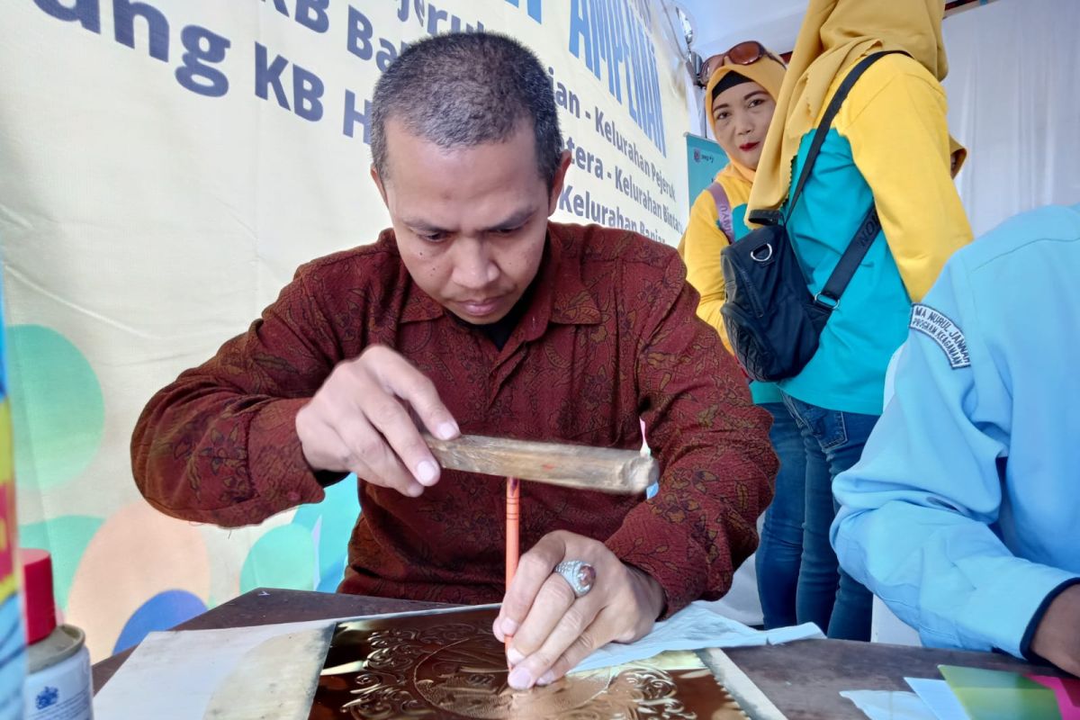 Pemkot Mataram akan menata pedagang batu akik di Mayura