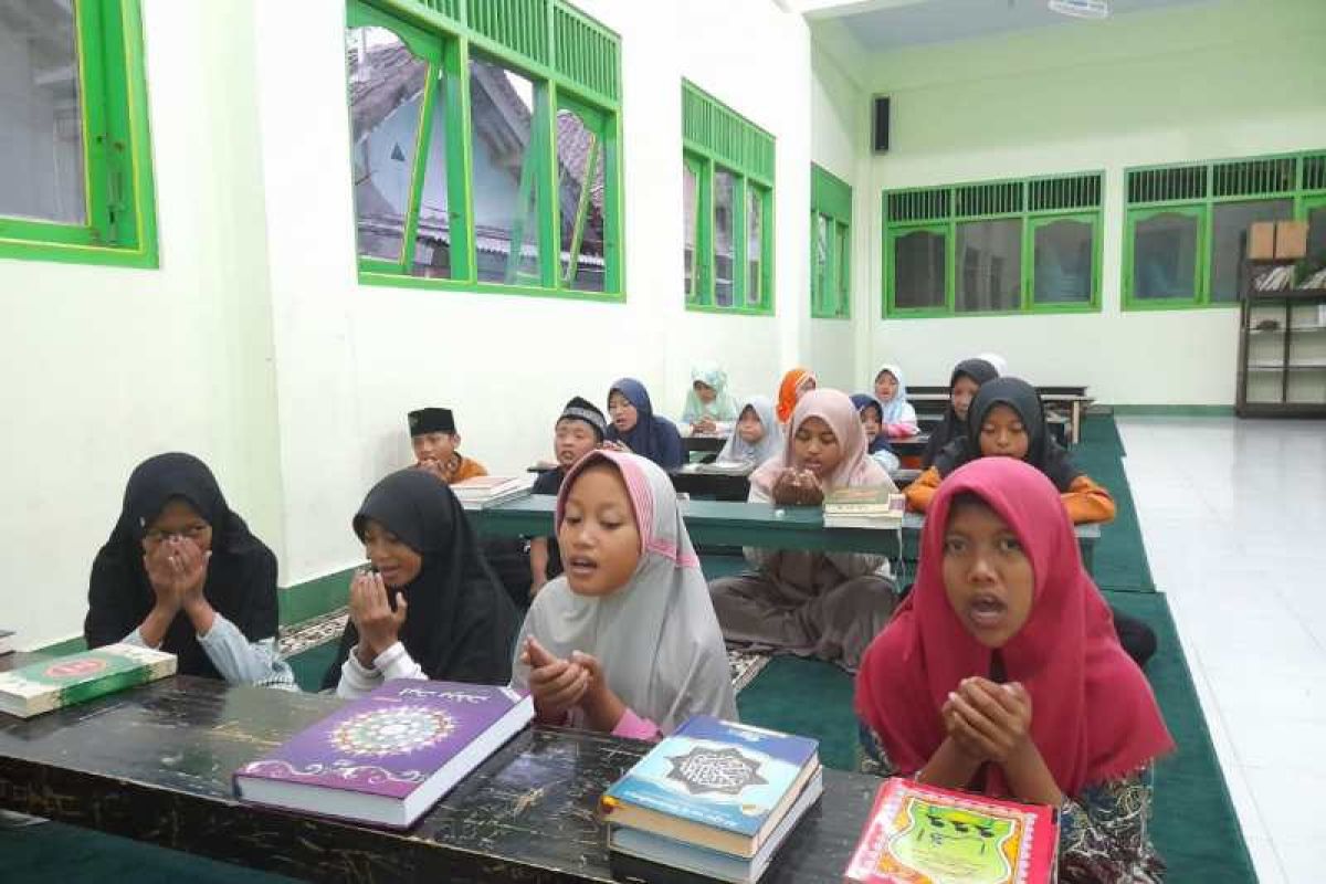 KKN Unimma programkan pemberantasan buta aksara  Al Quran