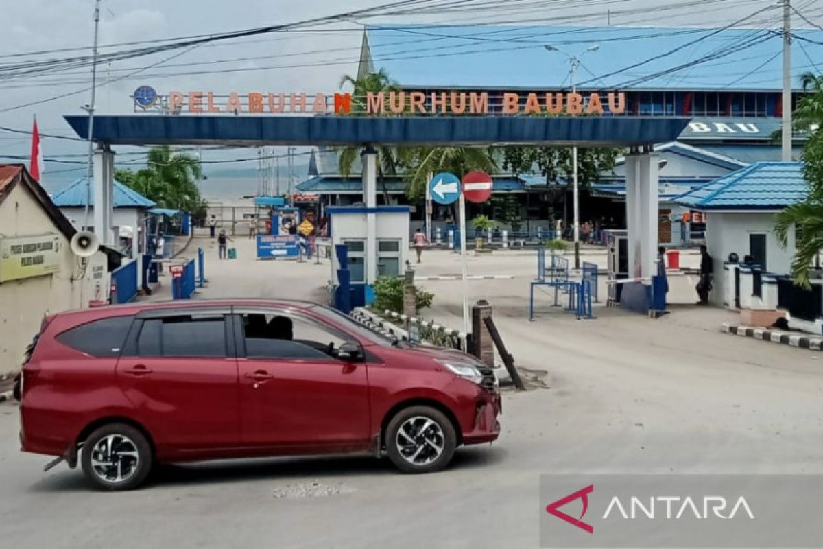 Pelni sebut arus penumpang di Pelabuhan Baubau normal saat libur Imlek 2023