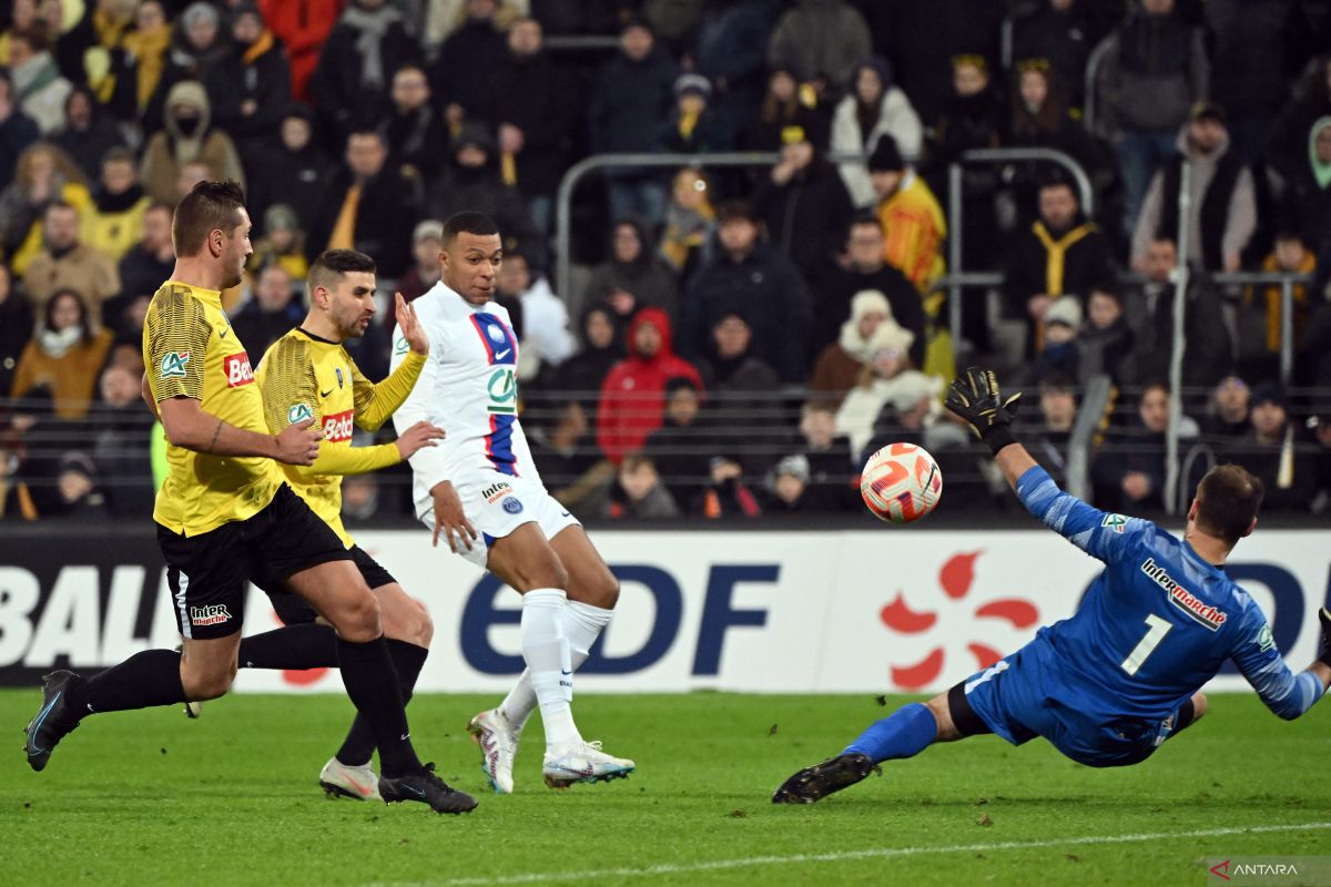 Mbappe borong lima gol saat PSG gunduli tim amatir 7-0