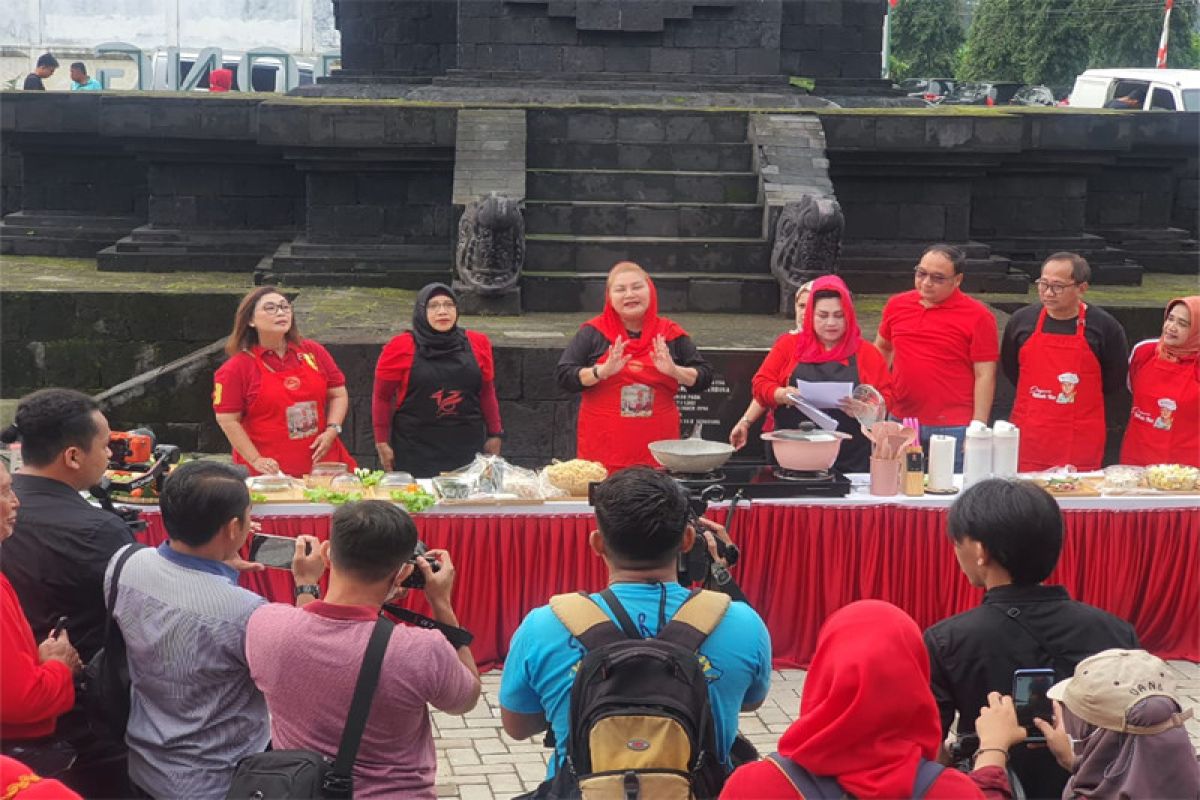 Semarang gelar masak bersama menu gizi seimbang