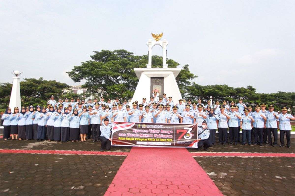 Kemenkumham Jateng gelar upacara tabur bunga di TMP Giri Tunggal