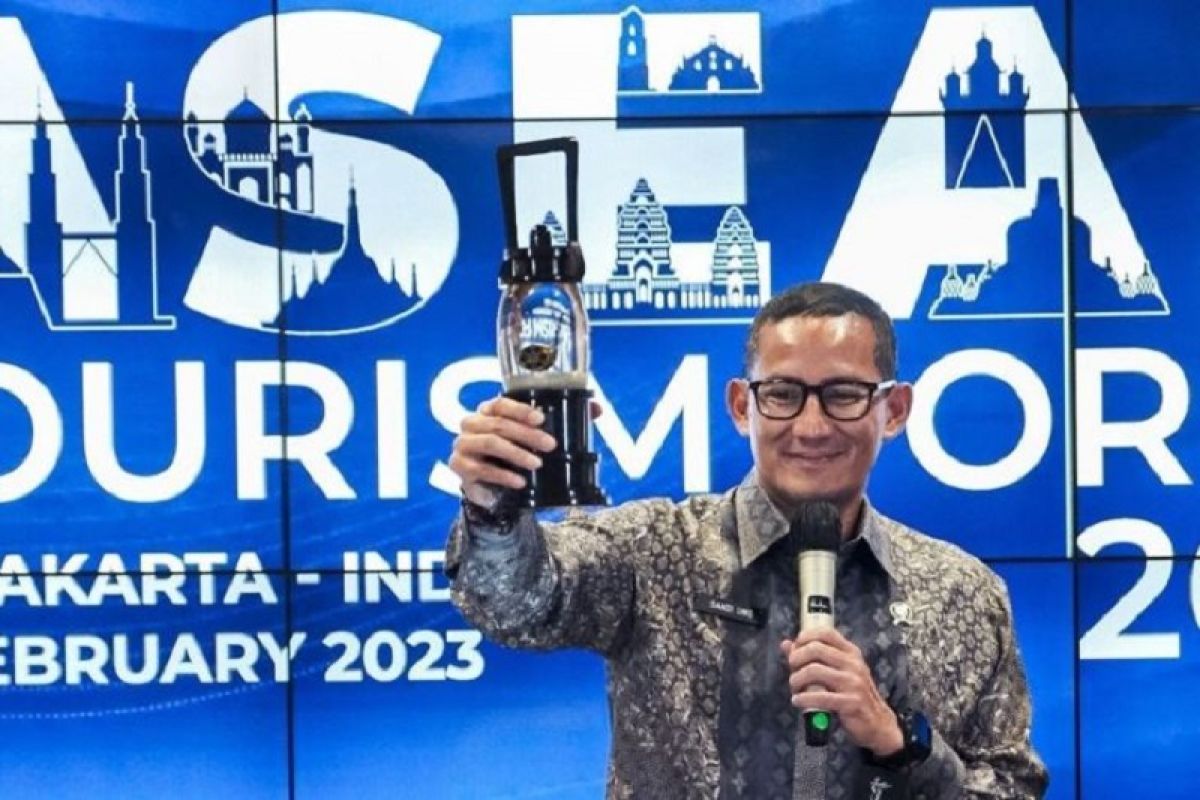 Menparekraf Sandiaga Uno jelaskan antisipasi pariwisata hadapi ancaman resesi 2023