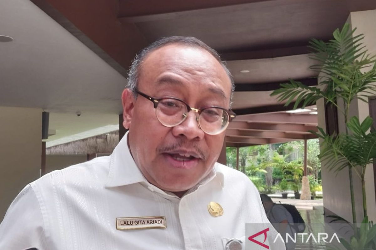 Pemprov NTB menekankan edukasi atasi parkir liar di destinasi wisata