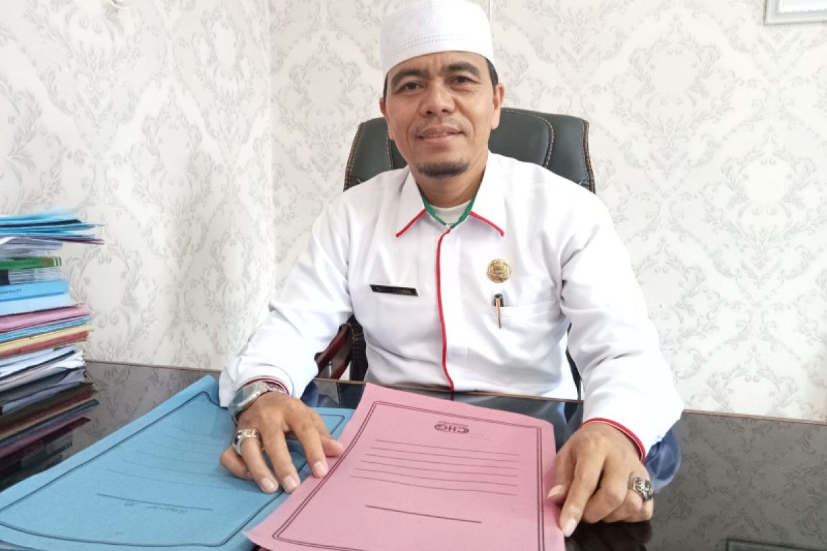 Kemenag Pasaman Barat minta warga tetap tenang sikapi rencana kenaikan biaya haji