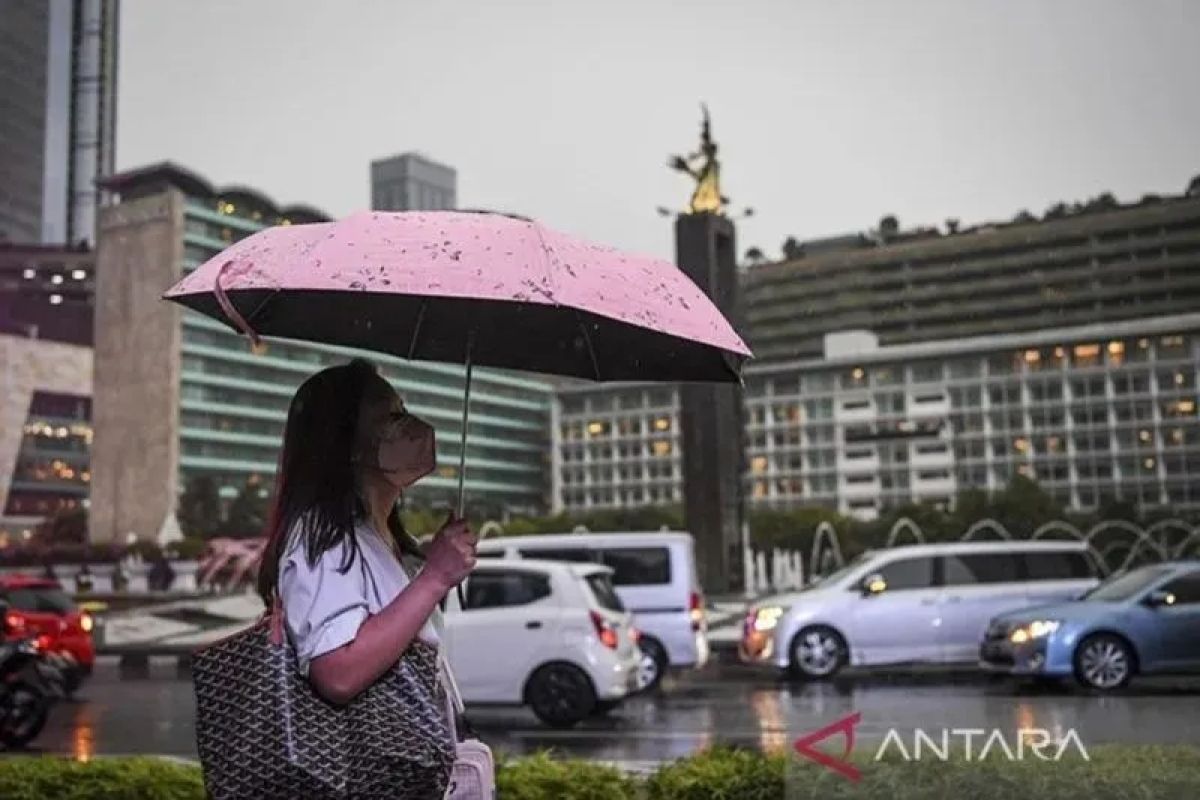 Info BMKG : Hujan ringan hingga lebat guyur sebagian Indonesia