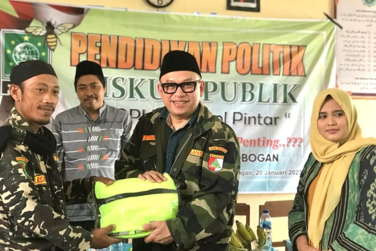 PKB bantu peralatan operasional Banser Grobogan