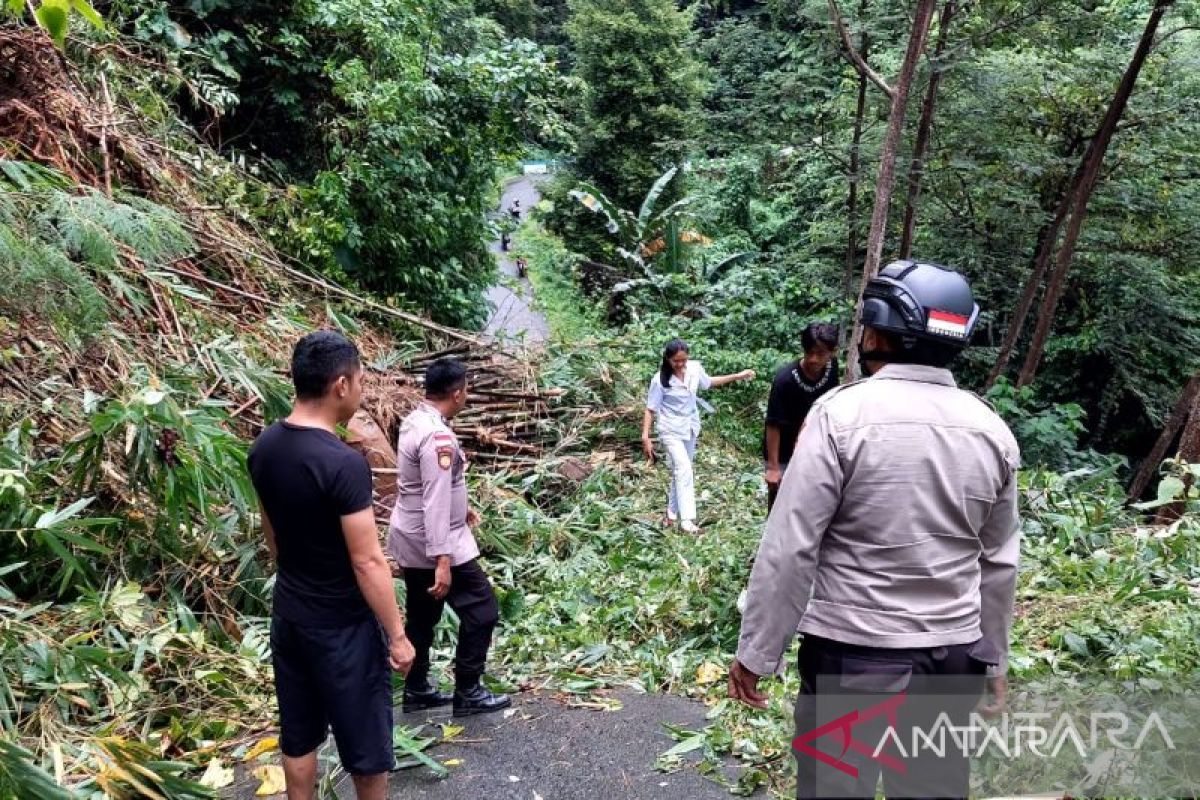 Bupati Sitaro imbau warga waspadai bencana hidrometeorologi