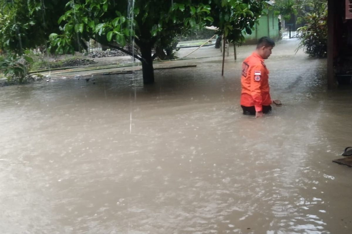 Hujan deras sebabkan banjir beberapa desa di Bolaang Mongondow