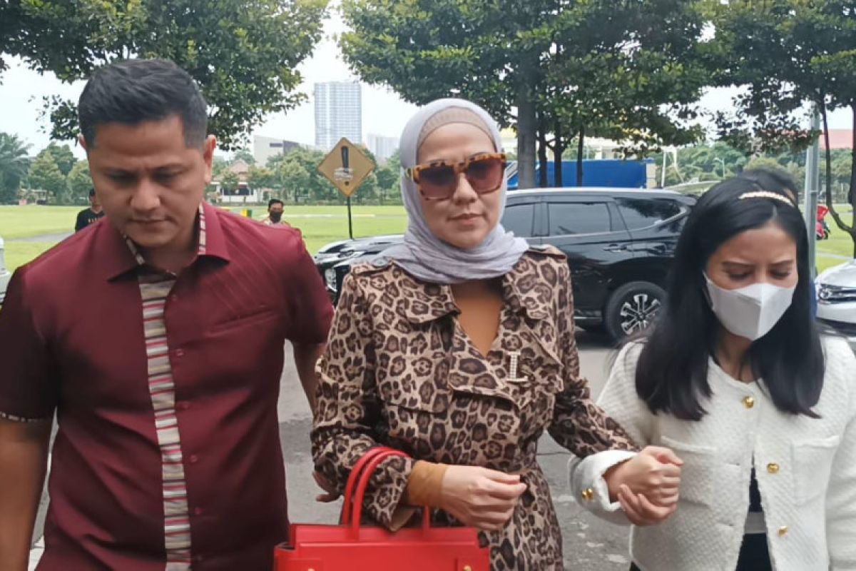 Empat jaksa dari Kejaksaan Tinggi Jawa Timur tangani kasus KDRT Venna Melinda