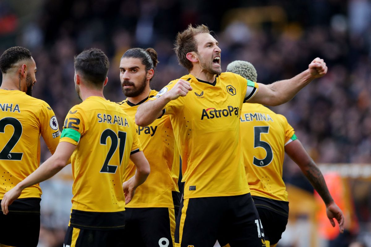 Liverpool dibantai Wolverhampton Wanderers tiga gol tanpa balas