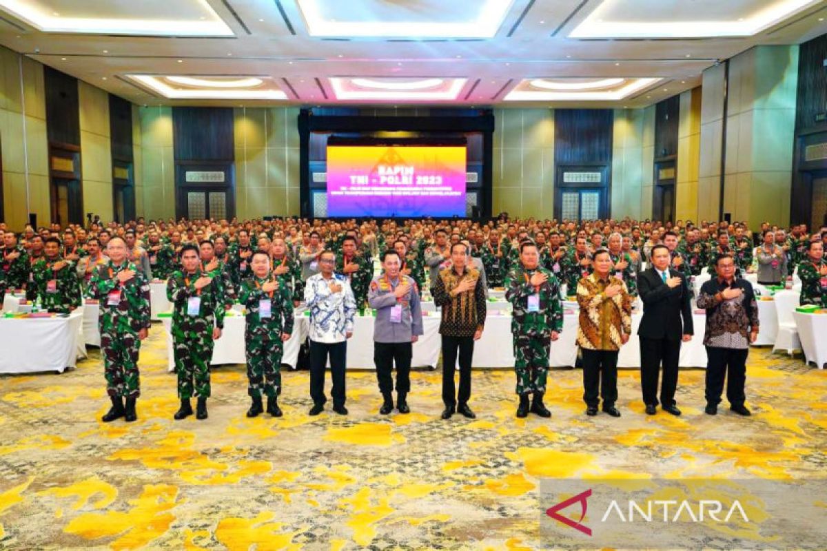 MPR ingatkan TNI-Polri bersiap hadapi tantangan dunia digital