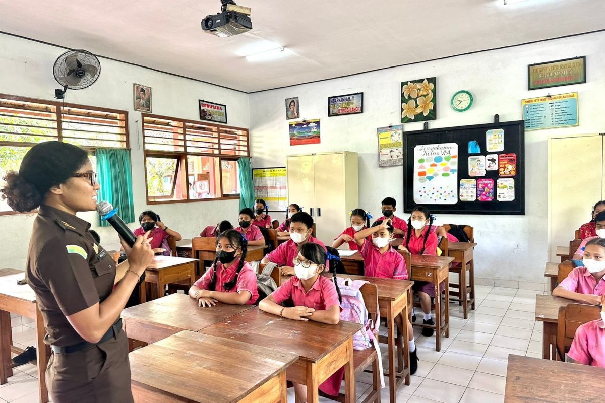 Jaksa edukasi pelajar soal "cyberbullying"