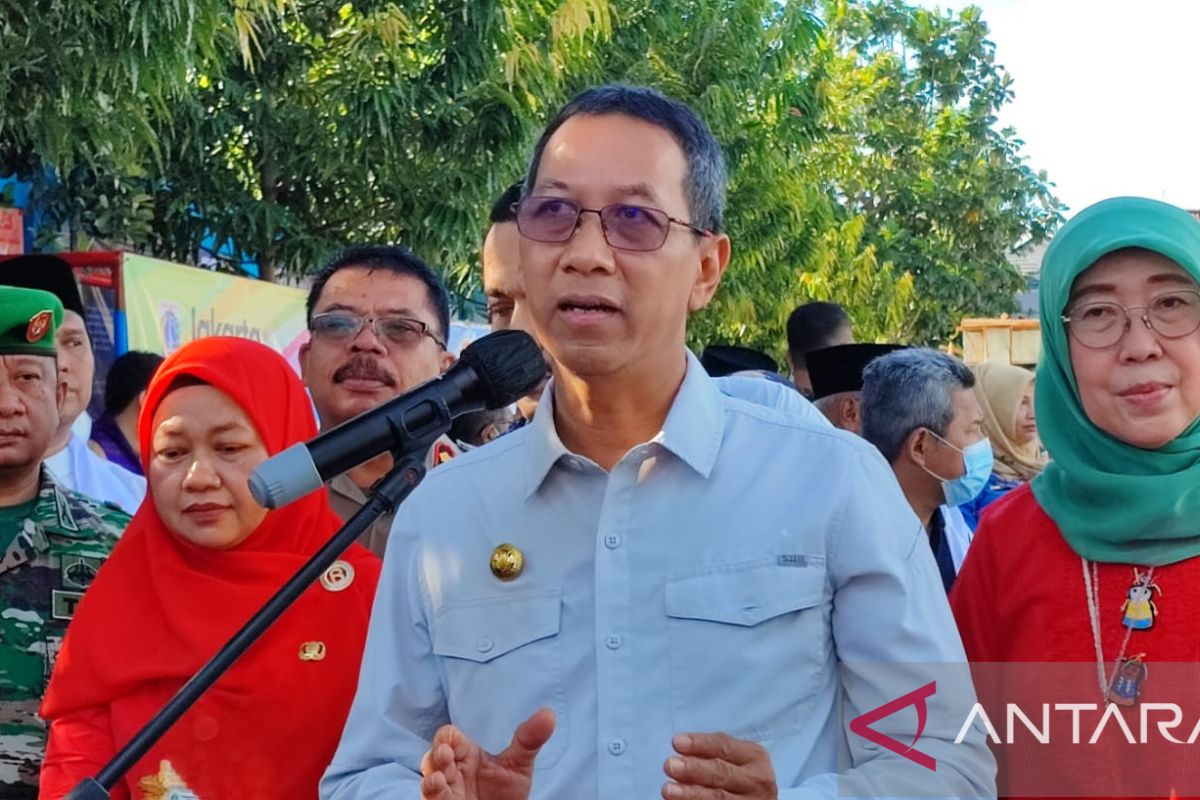 DKI Jakarta pangkas pohon cegah tumbang