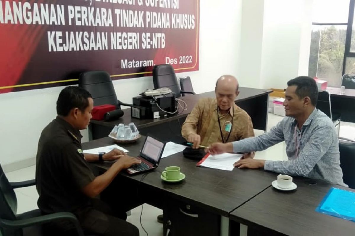 Ali BD buka kartu soal tambang pasir besi di Lombok Timur