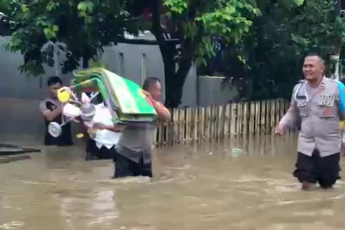 BPBD sebut banjir di Sumbawa Barat mulai surut