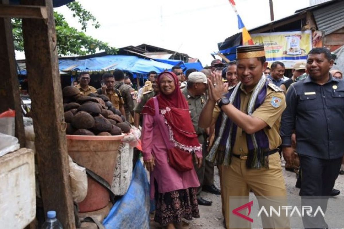 Jelang HUT, Pemkot Kendari gratiskan sewa los Pasar Mandonga selama tiga bulan