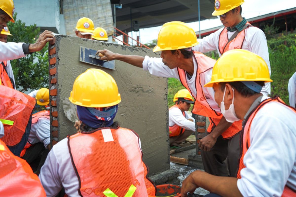 Tenaga konstruksi perlu dibekali praktik secara langsung