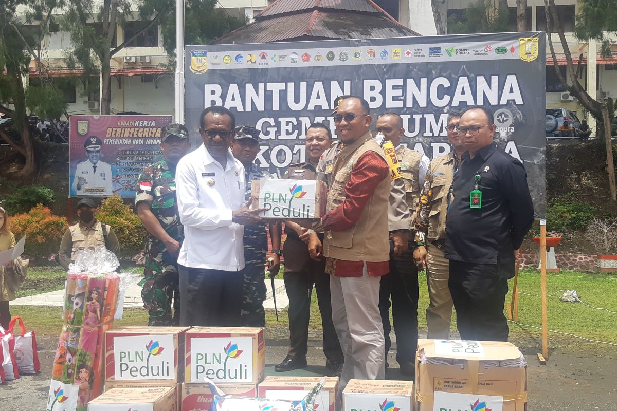 Satgas bencana BUMN Papua berikan bantuan korban gempa di Kota Jayapura