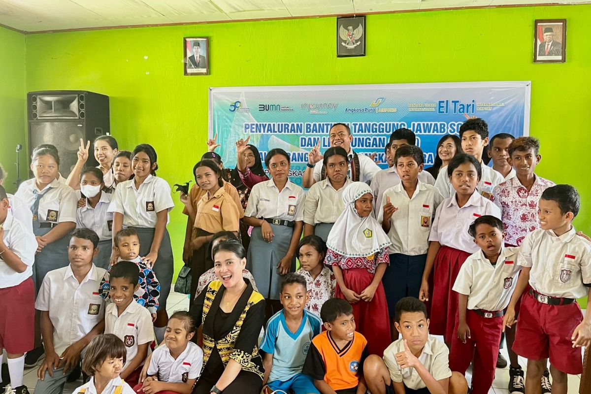 AP I bantu sarana pendidikan untuk sekolah di Kupang