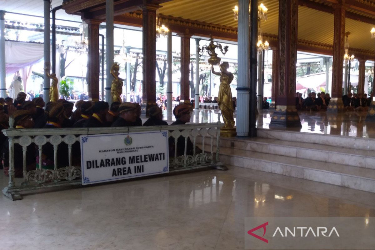 Tingalan Jumenengan  jadi kesempatan tamu kunjungi Keraton Surakarta