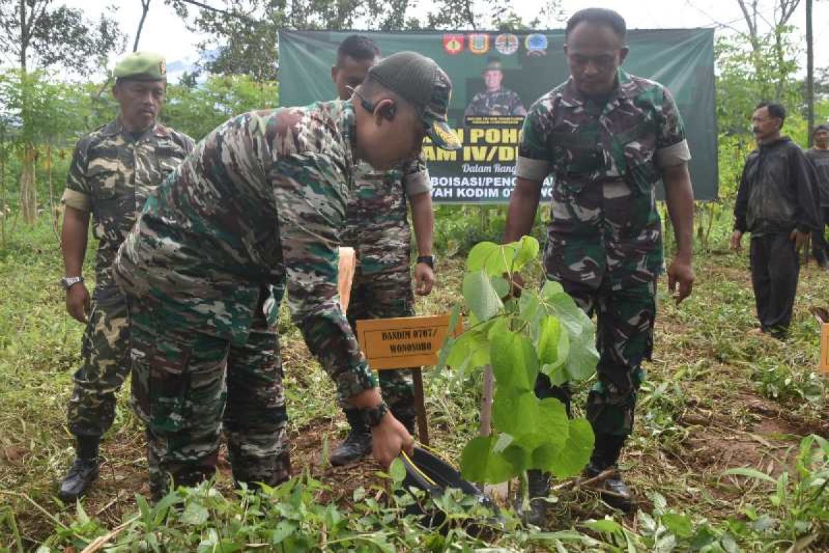 Kodim Wonosobo bersama Perhutani lakukan  penghijauan