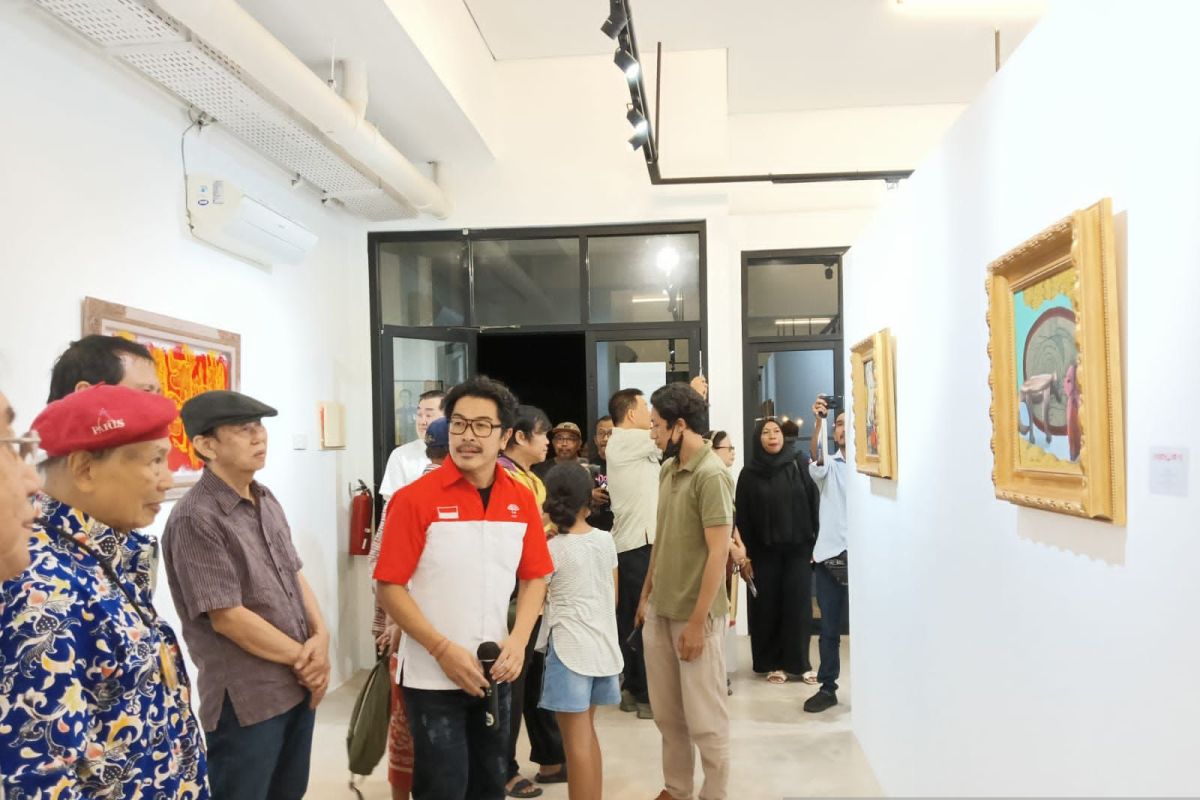 Pameran seni "Sabdawarsa" tampilkan suasana perayaan Imlek