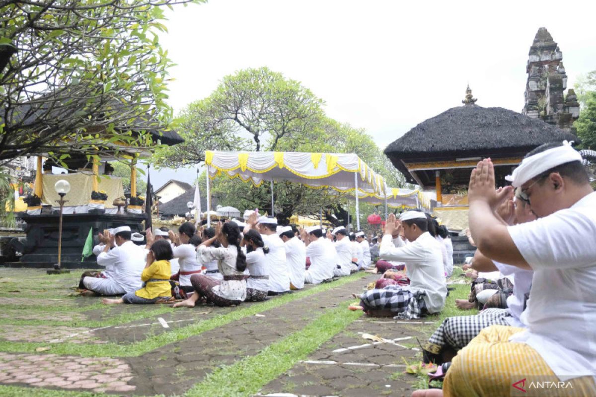 Mengenal Hari Tumpek Klurut, hari kasih sayang Umat Hindu