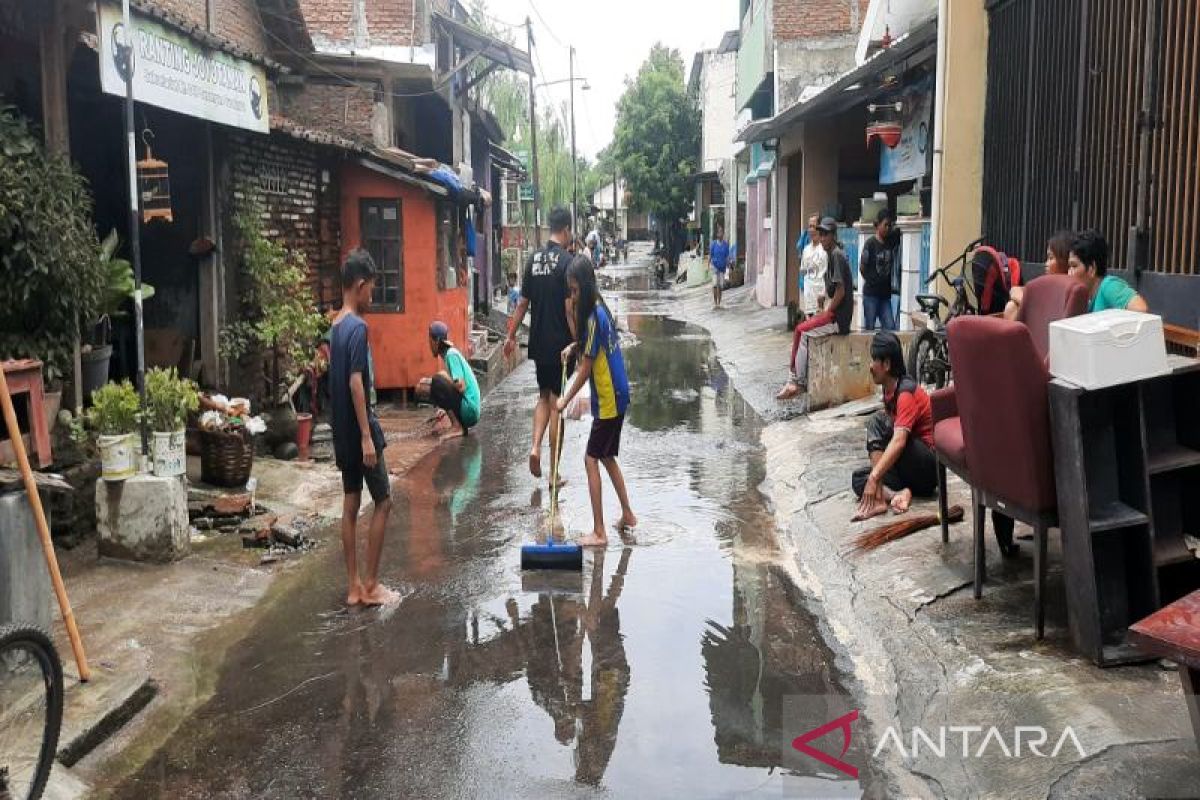 Banjir Solo, warga Joyotakan kembali ke rumah masing-masing