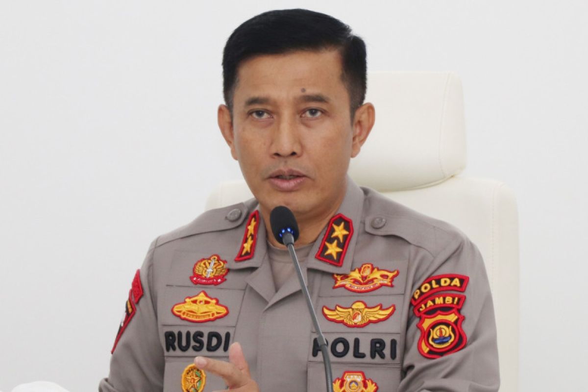 Helikopter ditumpangi Kapolda Jambi mendarat darurat