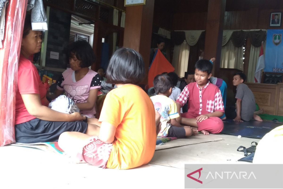 Seluruh pengungsi  banjir Solo sudah kembali ke rumah