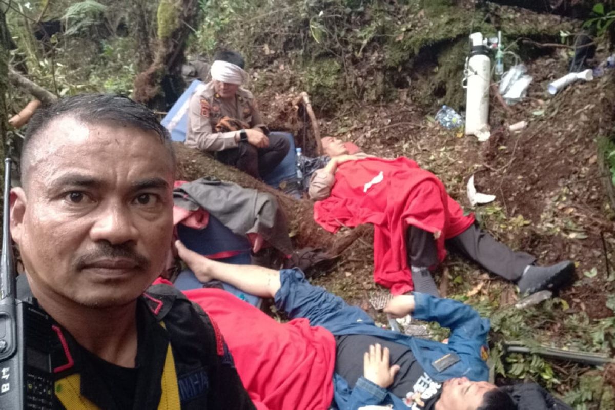 20 orang tim evakuasi tiba lokasi kecelakaan helikopter