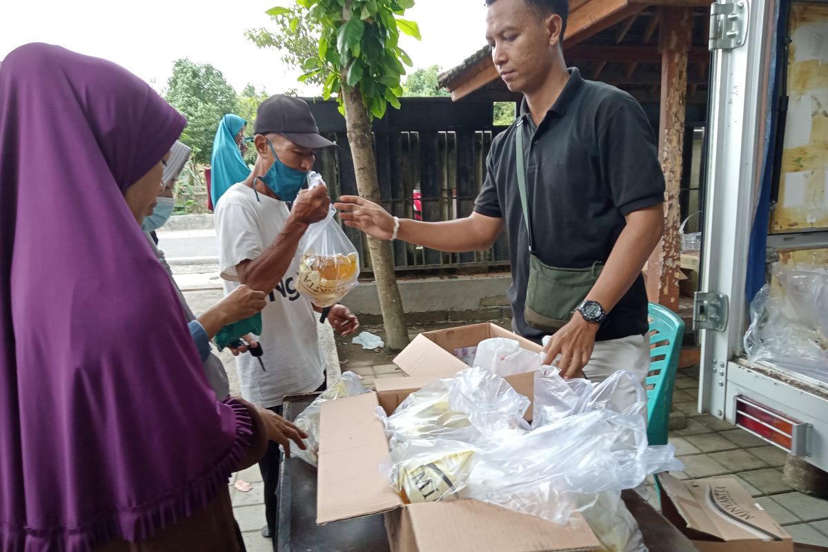 Disdag Mataram menggelar operasi pasar minyak goreng murah