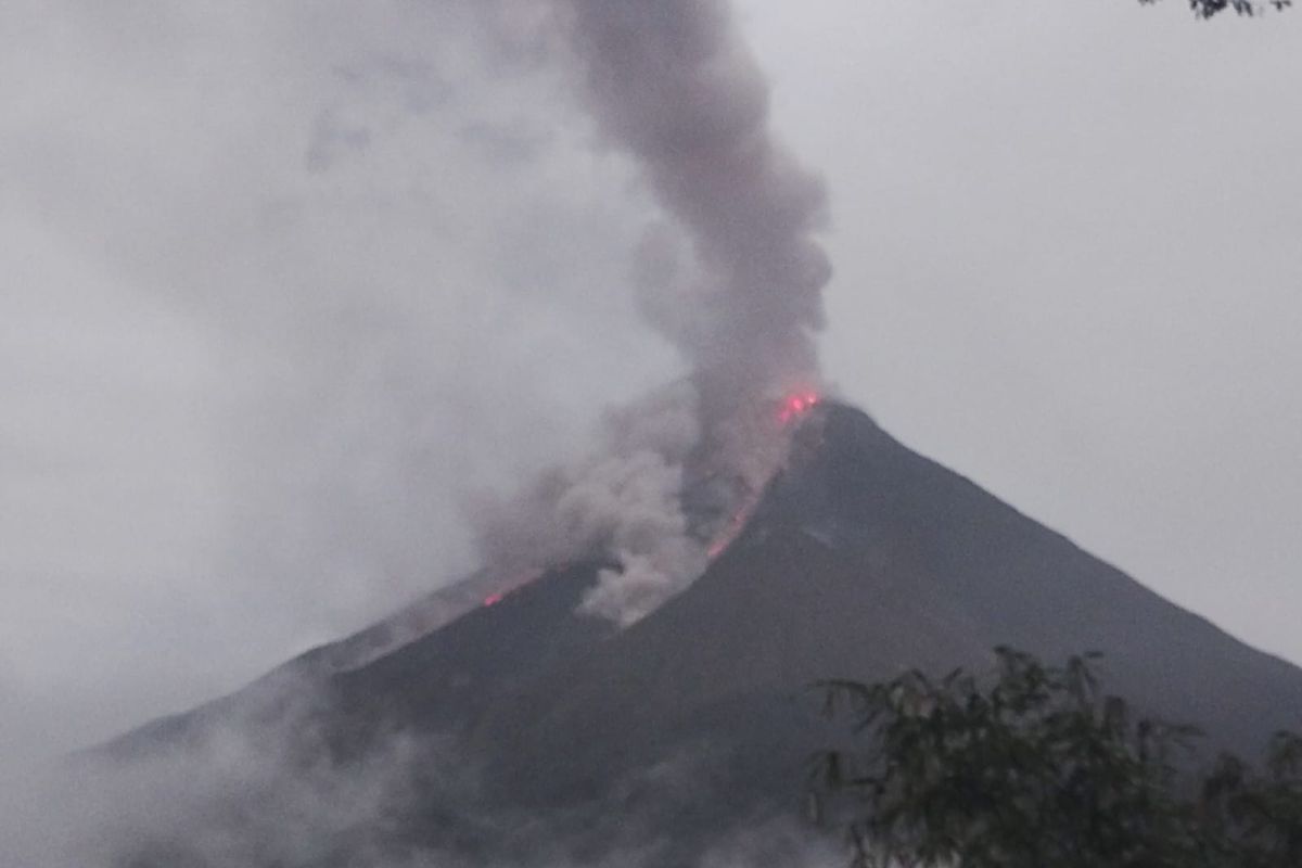 Sebanyak 28 KK bertahan  di pengungsian pascaerupsi Gunung Karangetang