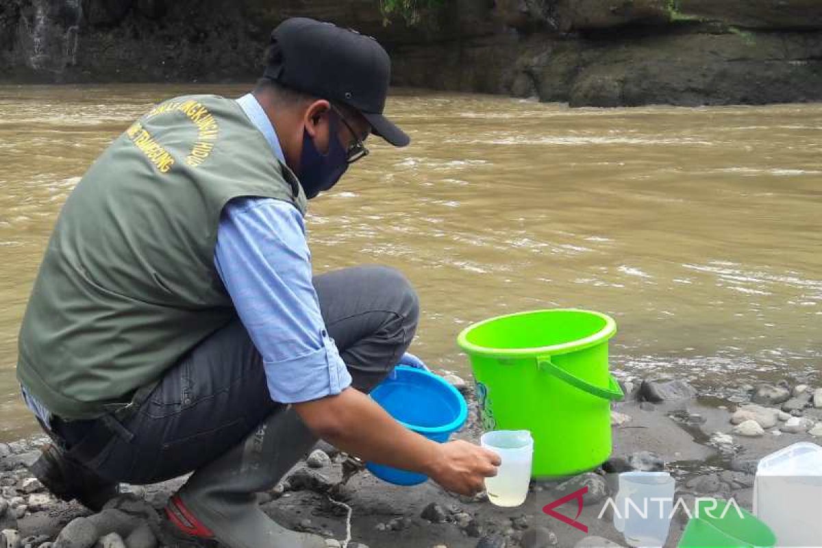 BPBD Temanggung ingatkan masyarakat  untuk bersihkan aliran sungai