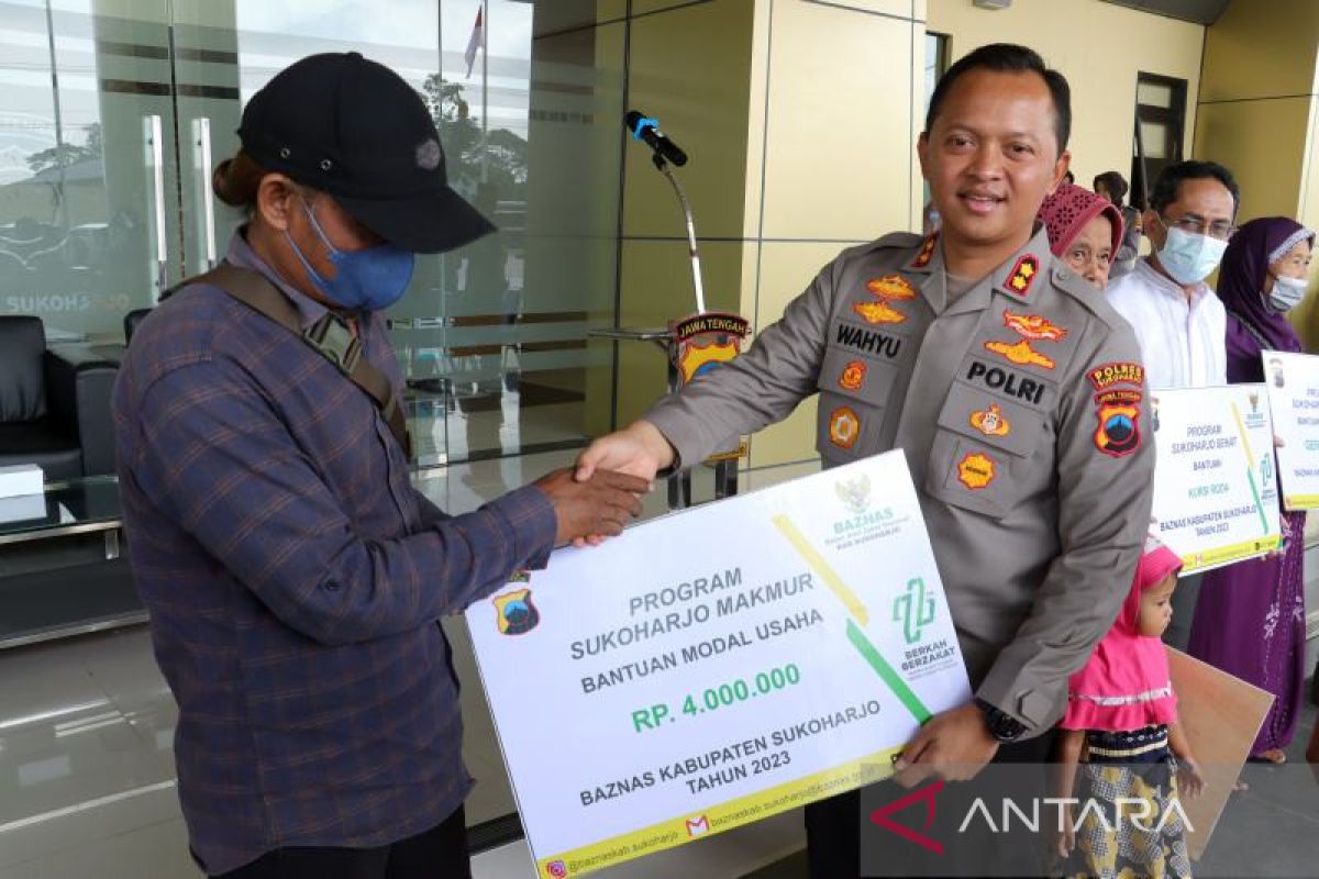 Polres Sukoharjo salurkan bantuan puluhan masyarakat mustahik  zakat