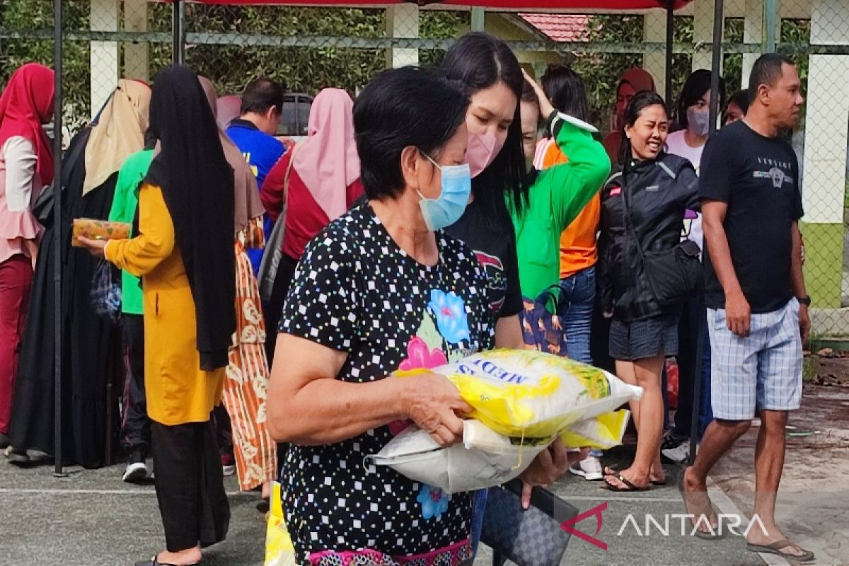 Pemprov Kalteng gelar pasar murah di Bartim bantu tekan inflasi