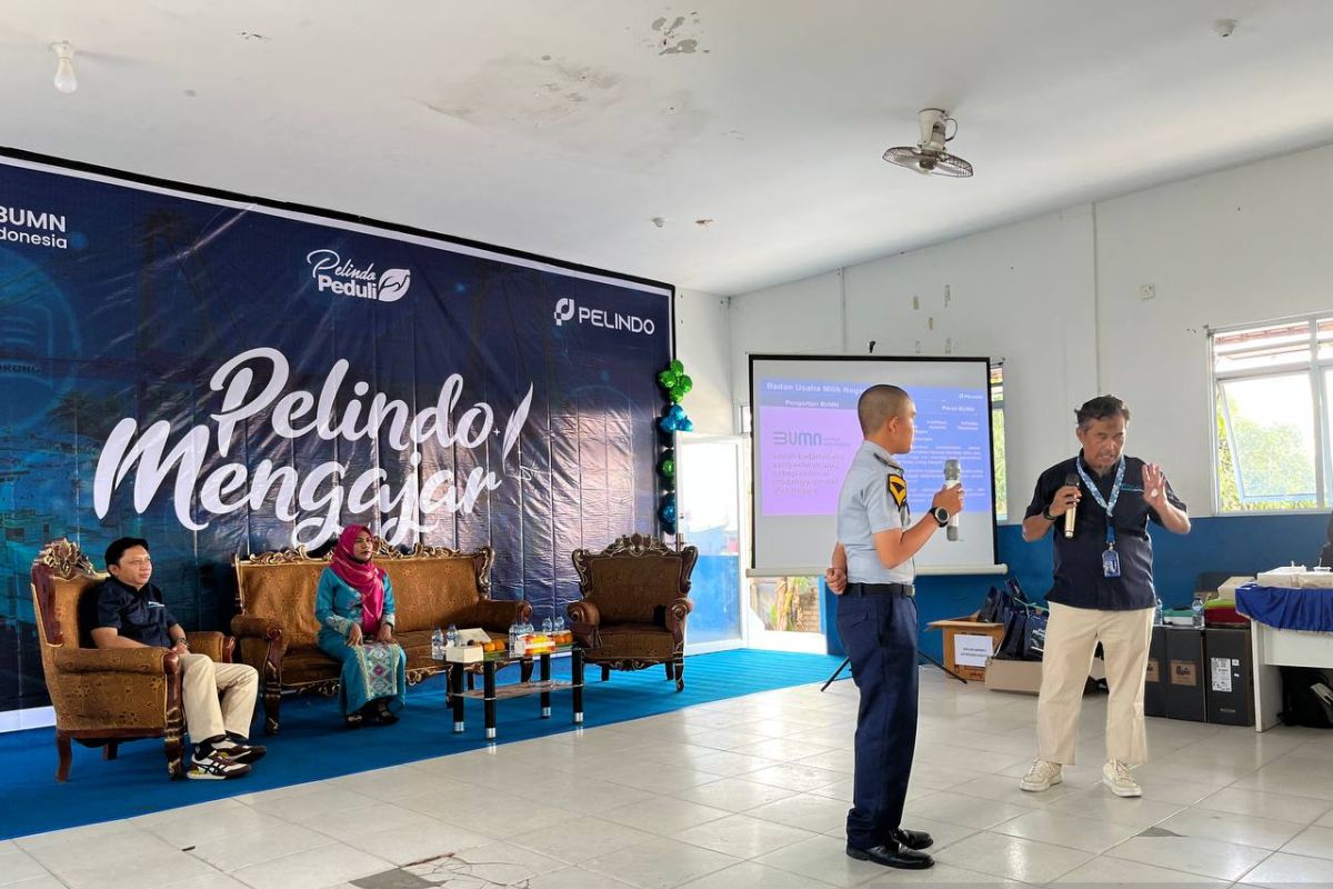 Pelindo mengajak taruna SMK Pelayaran Nasional Batam untuk perluas wawasan