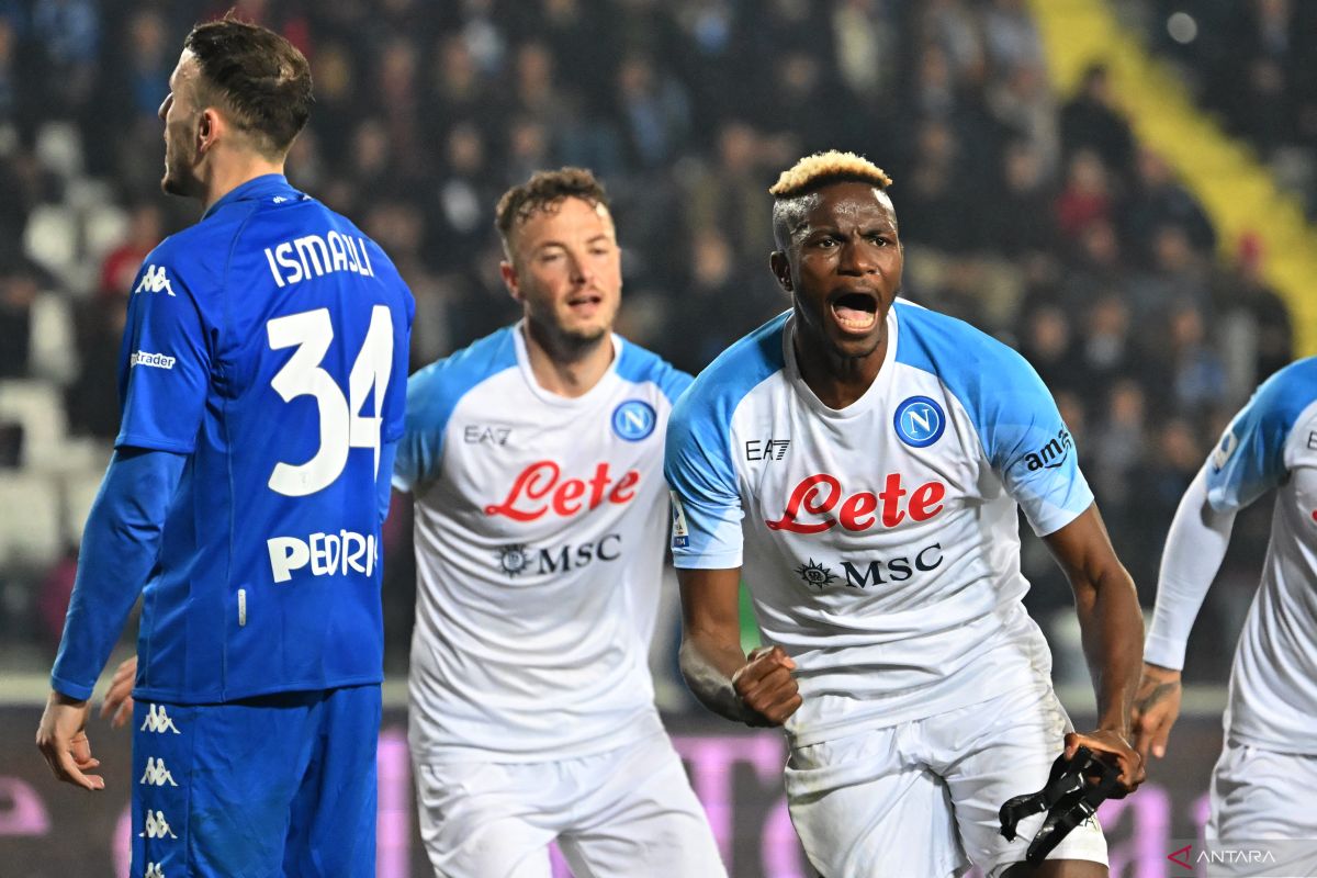 Napoli makin kukuh di puncak klasemen