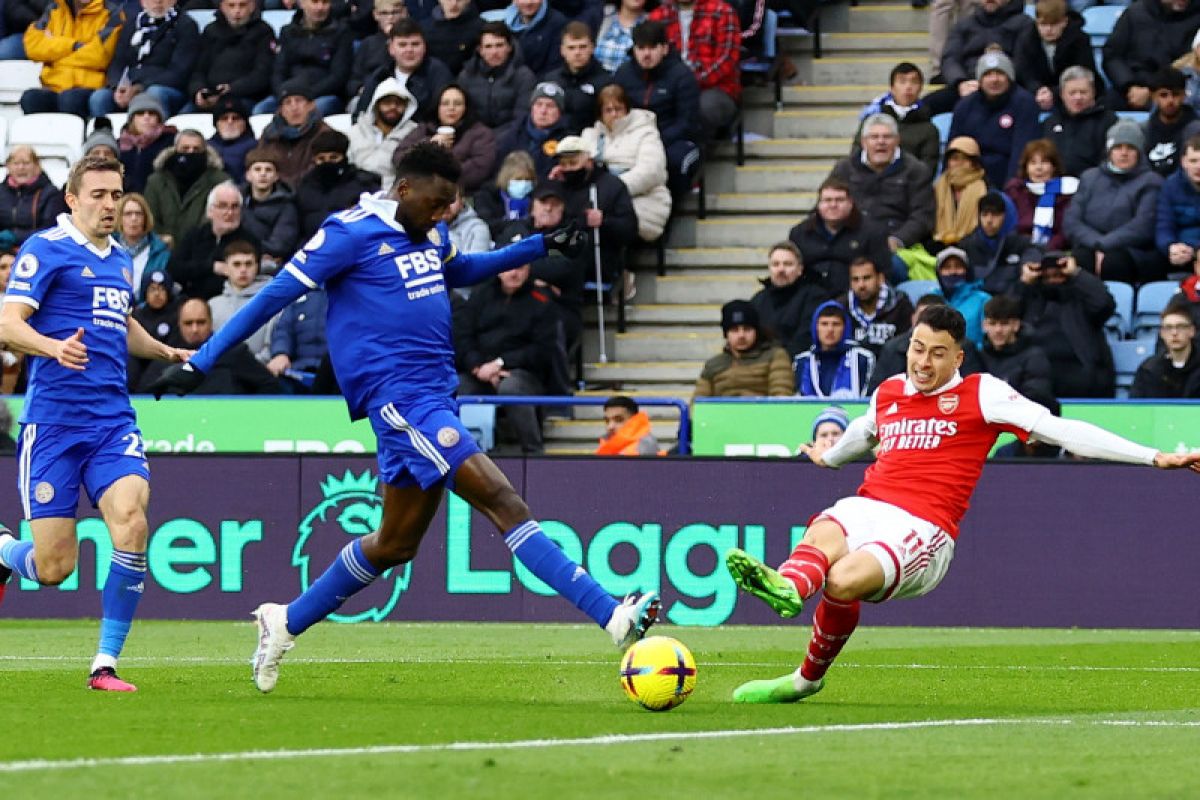 Dua gol menit akhir bantu Arsenal taklukkan Leicester City 4-2