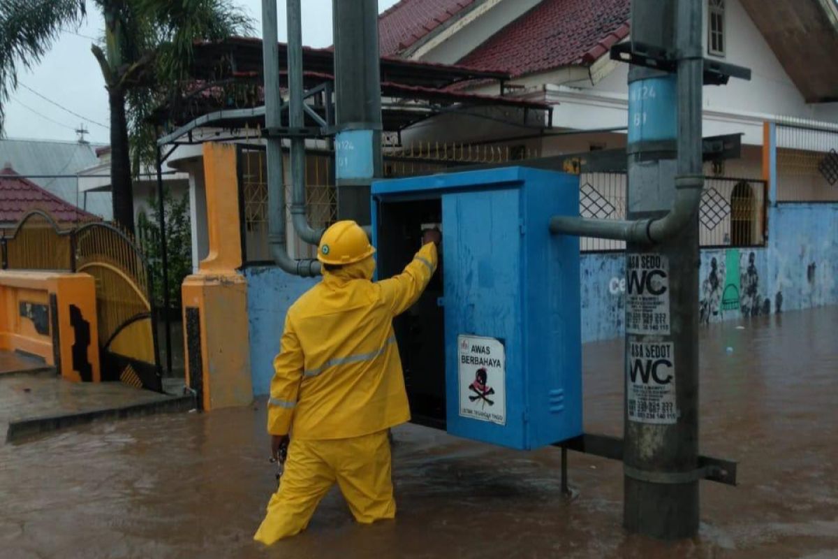 PLN Bima memulihkan pasokan listrik ke semua daerah terdampak banjir