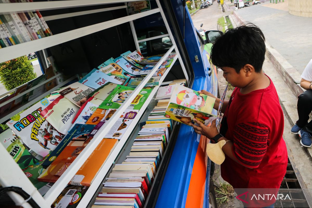 Literasi baca bukan sekadar bersumber dari buku