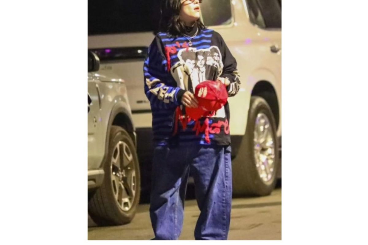 Billie Eilish gunakan 'outfit' buatan jenama asal Bandung