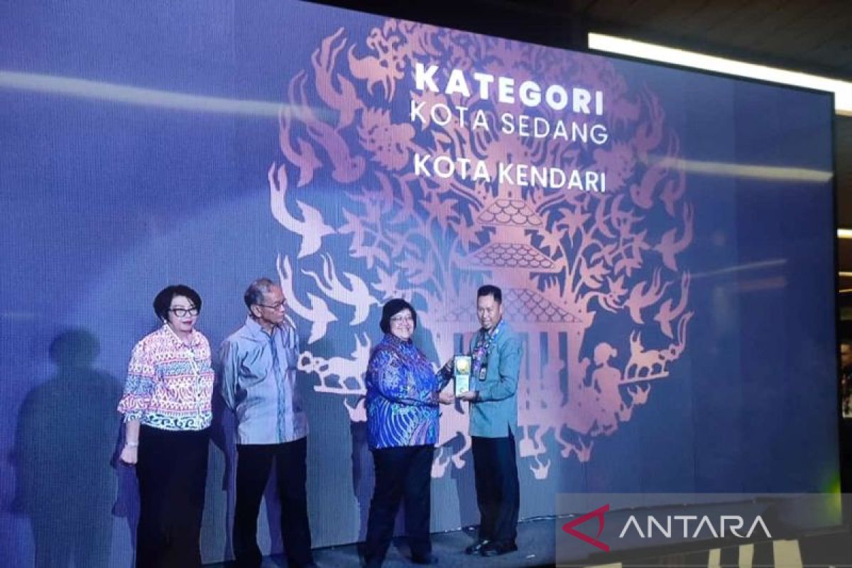 Kota Kendari kembali raih Piala Adipura tahun 2022