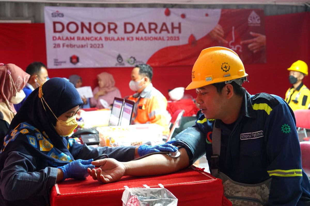 Bulan K3, Ratusan karyawan Semen Gresik kompak donor darah