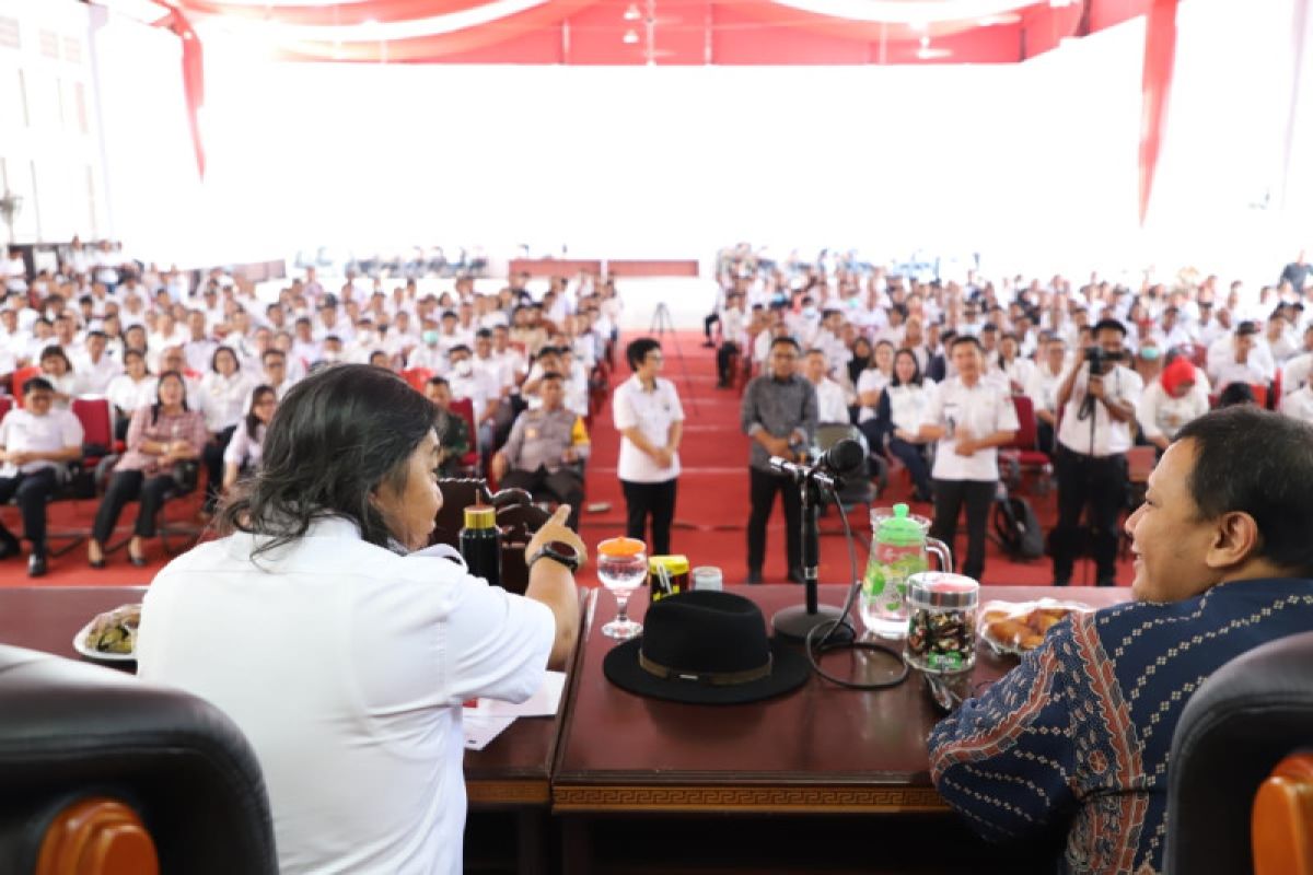 Bupati Mitra sebut Kades terindikasi korupsi dinonaktifkan