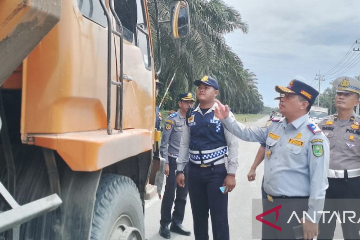 Dishub Inhu razia ratusan kendaraan langgar aturan