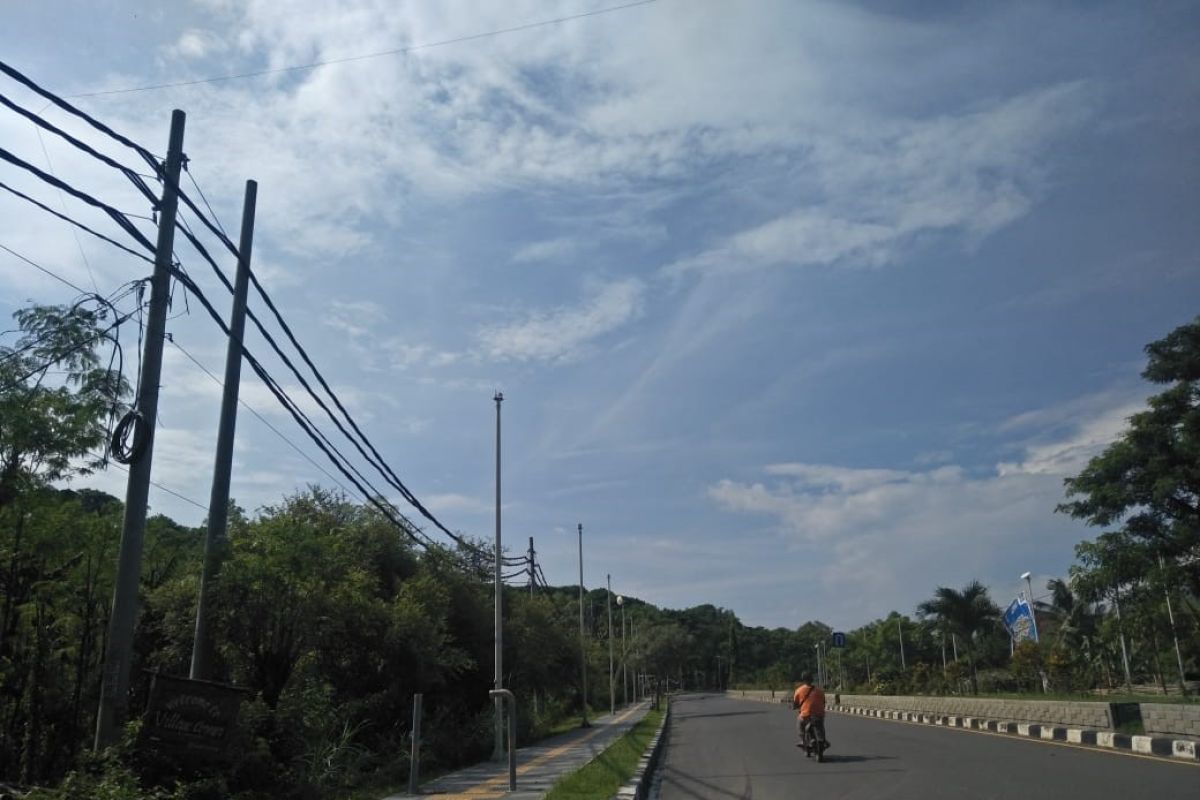 Kabel listrik lampu jalan Bypass Mandalika dicuri, Dishub minta perbaikan